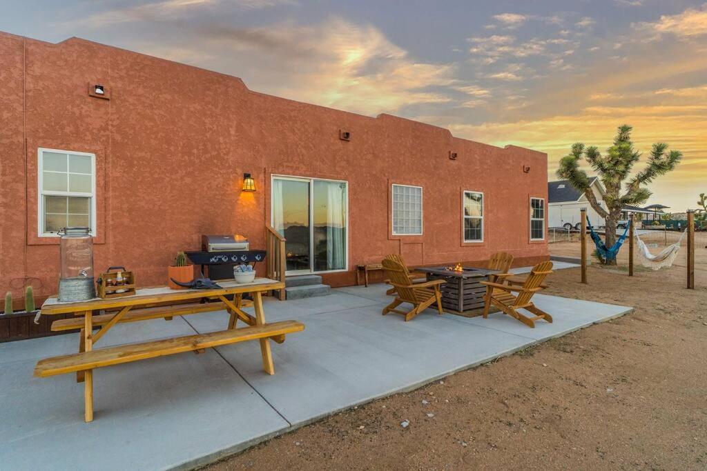Near Pappy & Harriet'S + Rimrock Ranch W/ Hot Tub Villa Pioneertown ภายนอก รูปภาพ