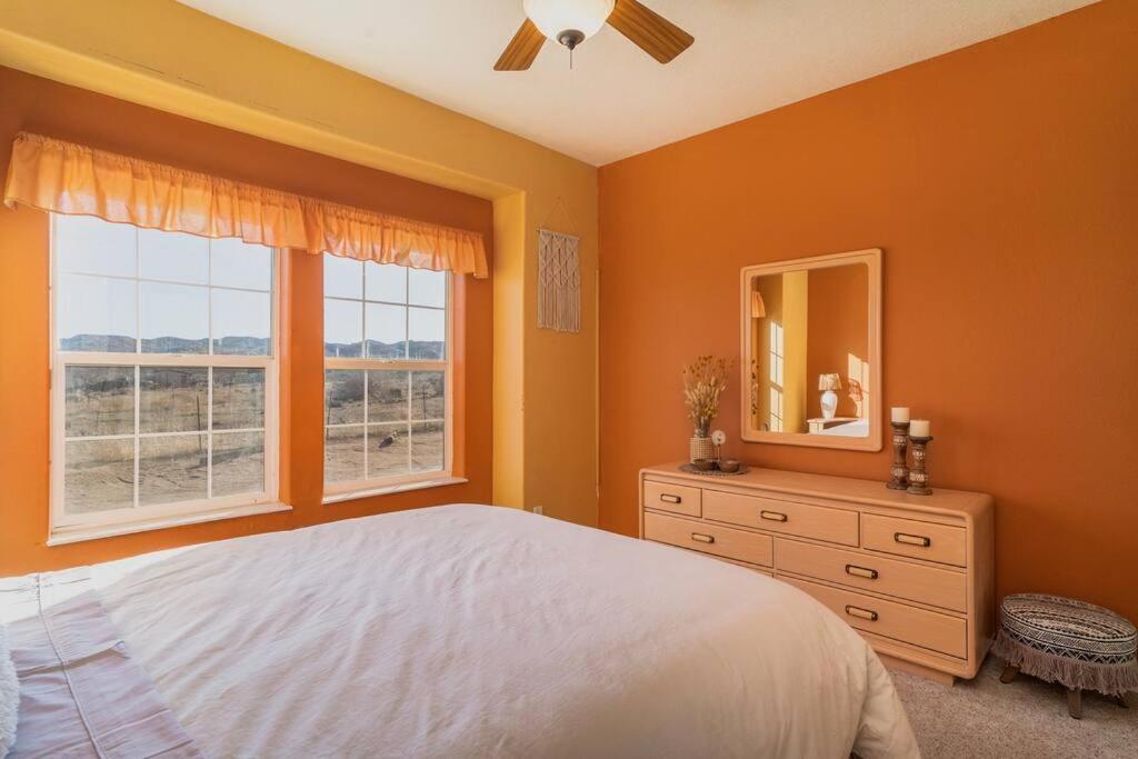 Near Pappy & Harriet'S + Rimrock Ranch W/ Hot Tub Villa Pioneertown ภายนอก รูปภาพ